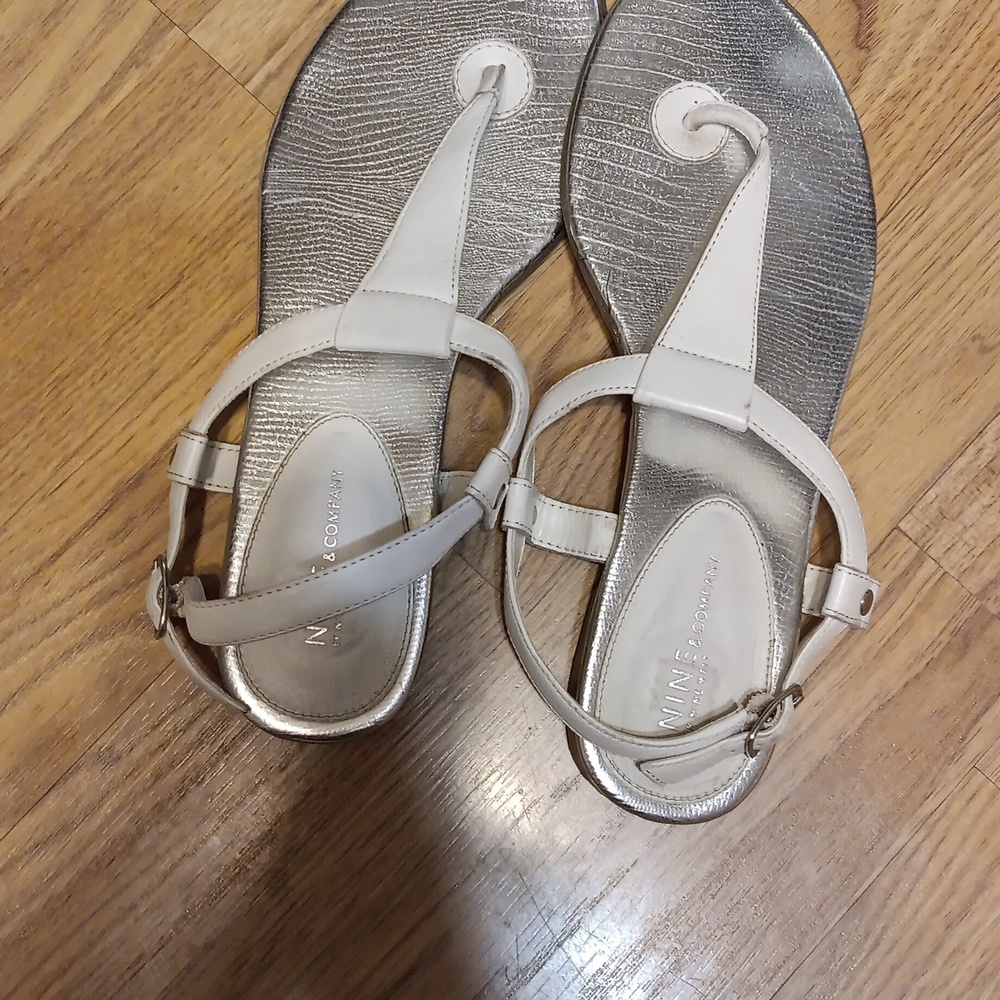 Sandles